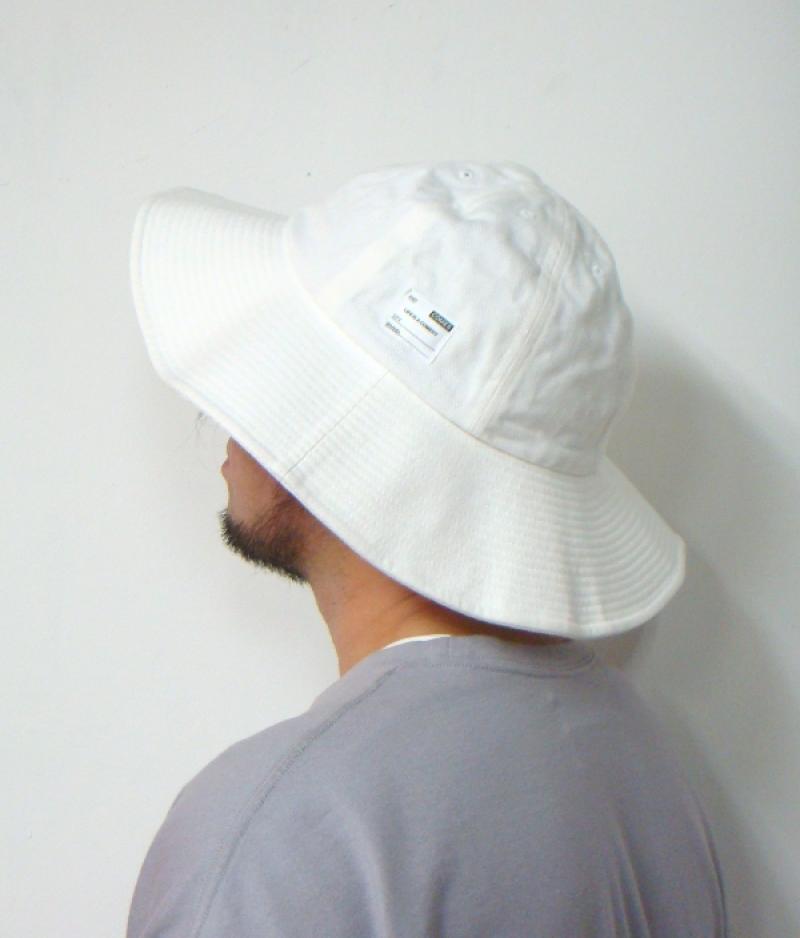 ITEMPICKUP/COMESANDGOESBUCKET &BALLON HAT