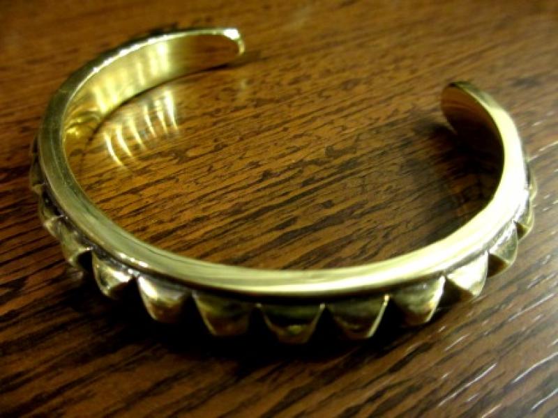 CALEE STUDS BANGLE (BRASS)