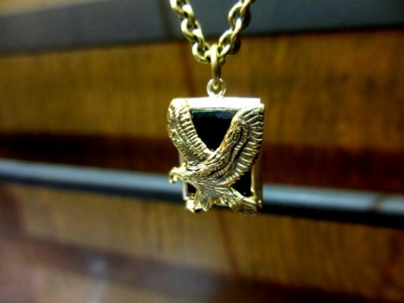 CALEE EAGLE NECKLACE <BRASS>