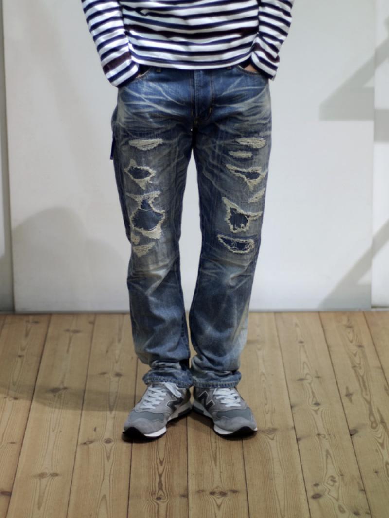  - DENIM BY VANQUISH & FRAGMENT -Five years wash wide straight denim