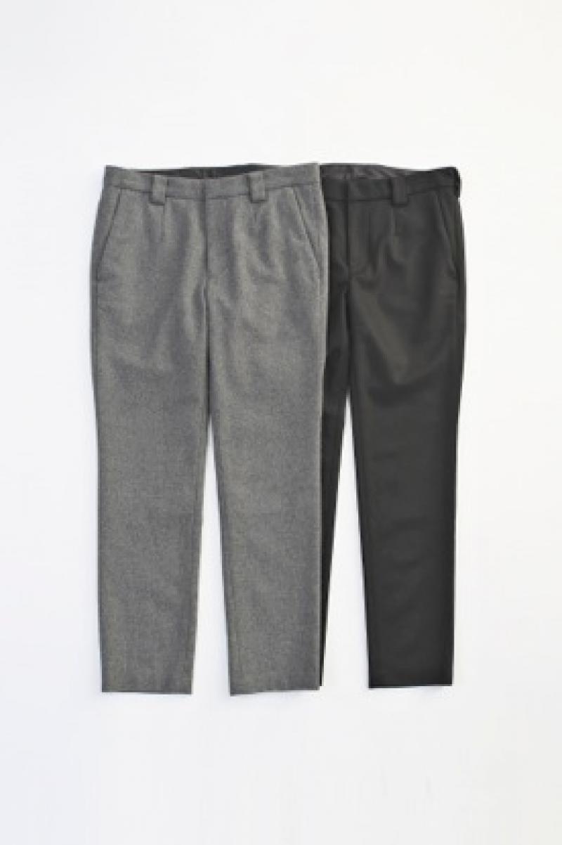 ⿷Υ륧ȤVICTIM/WOOL TAPERED SLACKS