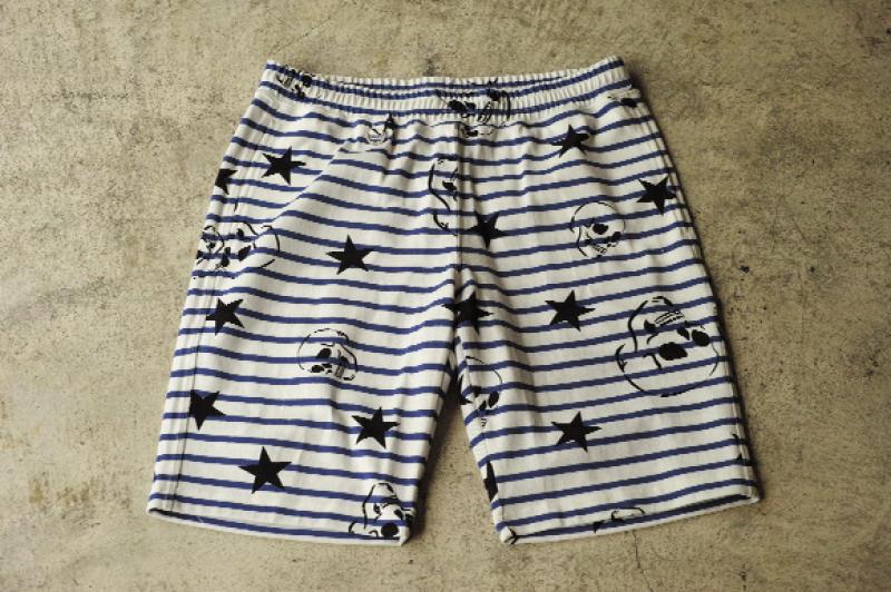 SOPHNET. OVER PRINT BORDER SHORTS SALE