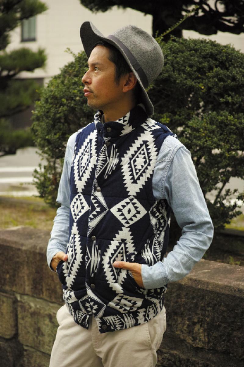 SOPHNET. NATIVE INDIGO FLANNEL PADDED VEST