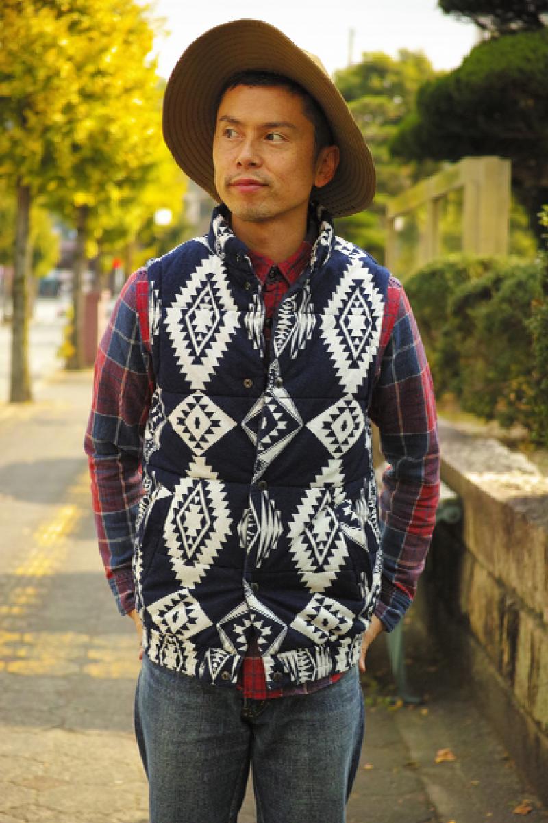 SOPHNET. NATIVE INDIGO FLANNEL PADDED VEST!