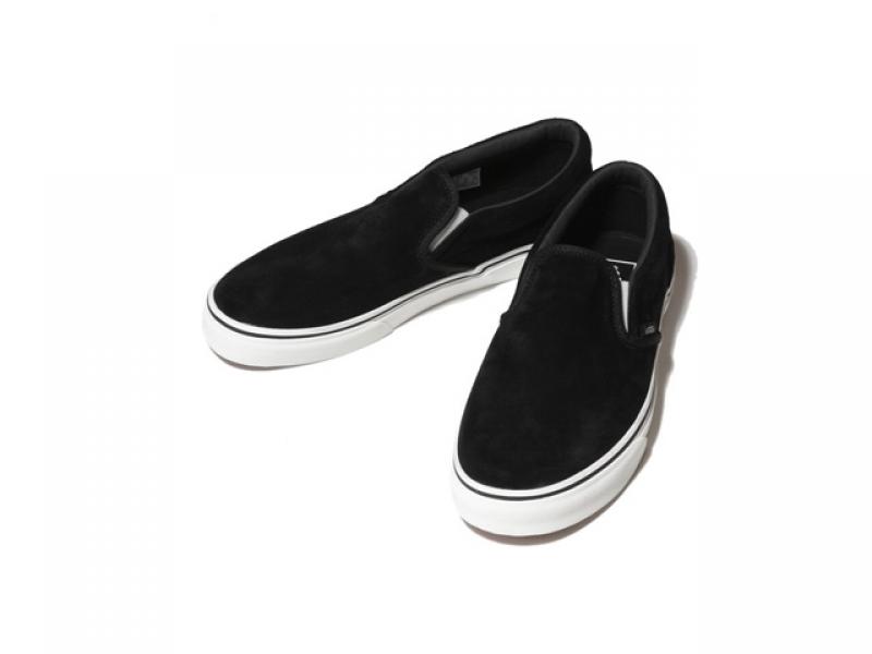 ڿ١ VANS CLASSICS / CLASSIC SLIP-ON (PIG SUEDE) BLACK/BLANC