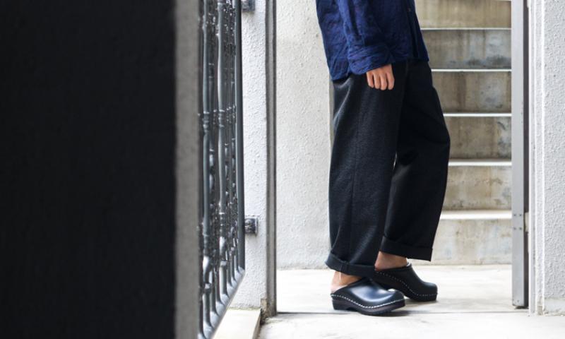 AURALEE:WASHED FINX POLYESTER CHINO TAPERED PANTS