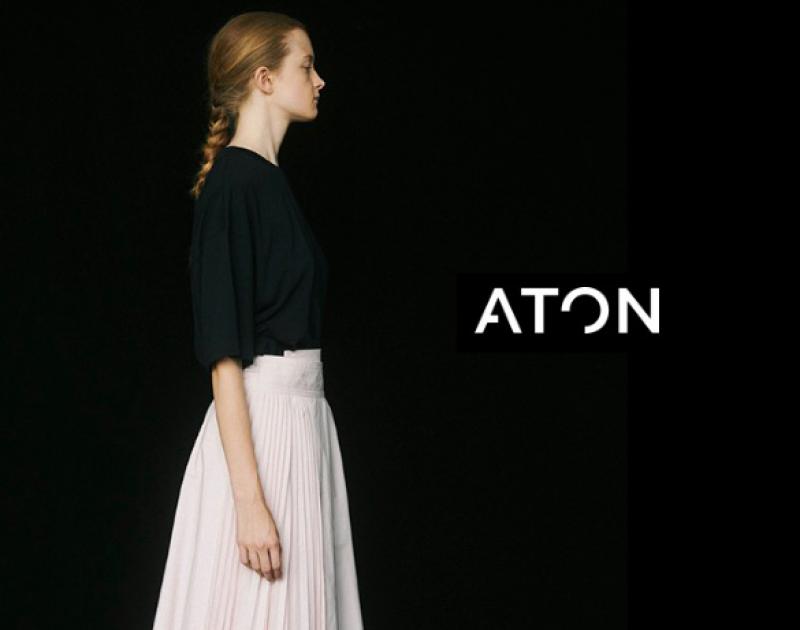 ​ATON / ƥ SQUARE COTTON BELTED WRAP PLEATS SKIRTand more ​