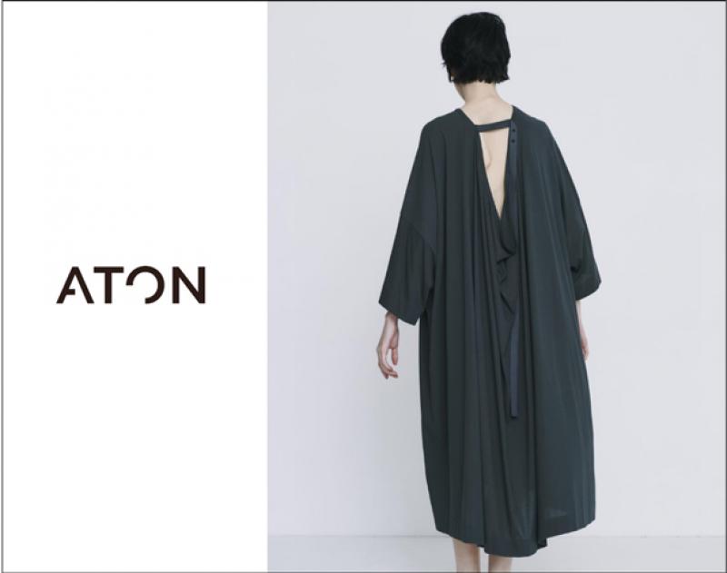 ​​ATON / ƥ FRESCA ZERO BACK DRAPED DRESSand more