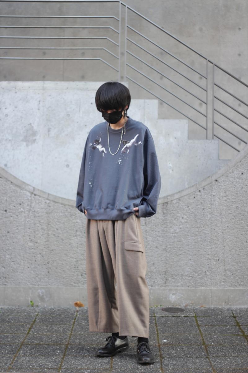 - COORDINATE - SWEAT : LADMUSICIAN PANTS : mybeautifullandlet NECKLACE / MASK CHAIN : gunda EAR CUFF : NARRATIVEPLATOON