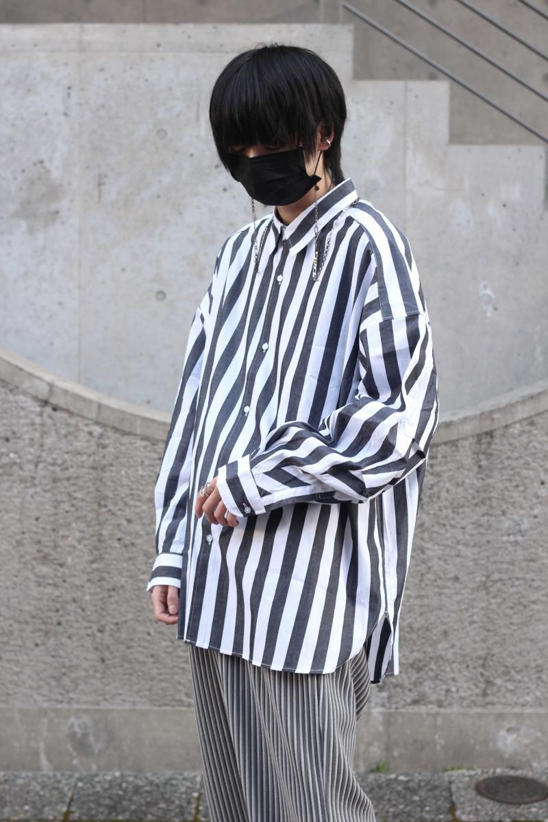 Υȥ饤Ūʥӥåȥ饤ץġ ʬŪ˥ȥ饤פθѤǡưΤɽˤʤäƤޤ  VICTIM [ƥ] BIG STRIPE SHIRTS <ӥåȥ饤ץ>