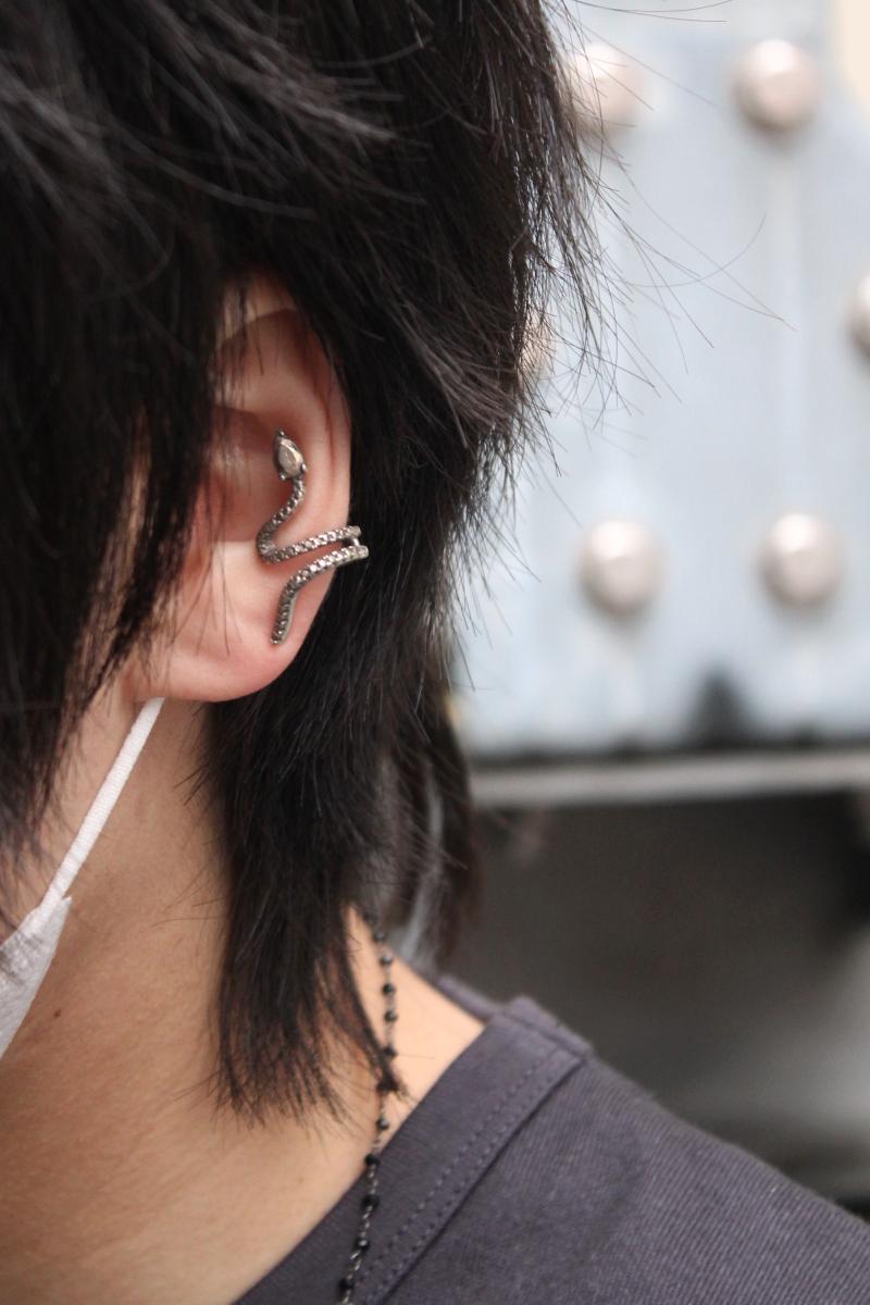 gunda [] SNAKE NAGA EARCUFF 18<͡ʡ䡼>  ؤƬʬˤϼ˥åȤ줿СαᤵƤޤ