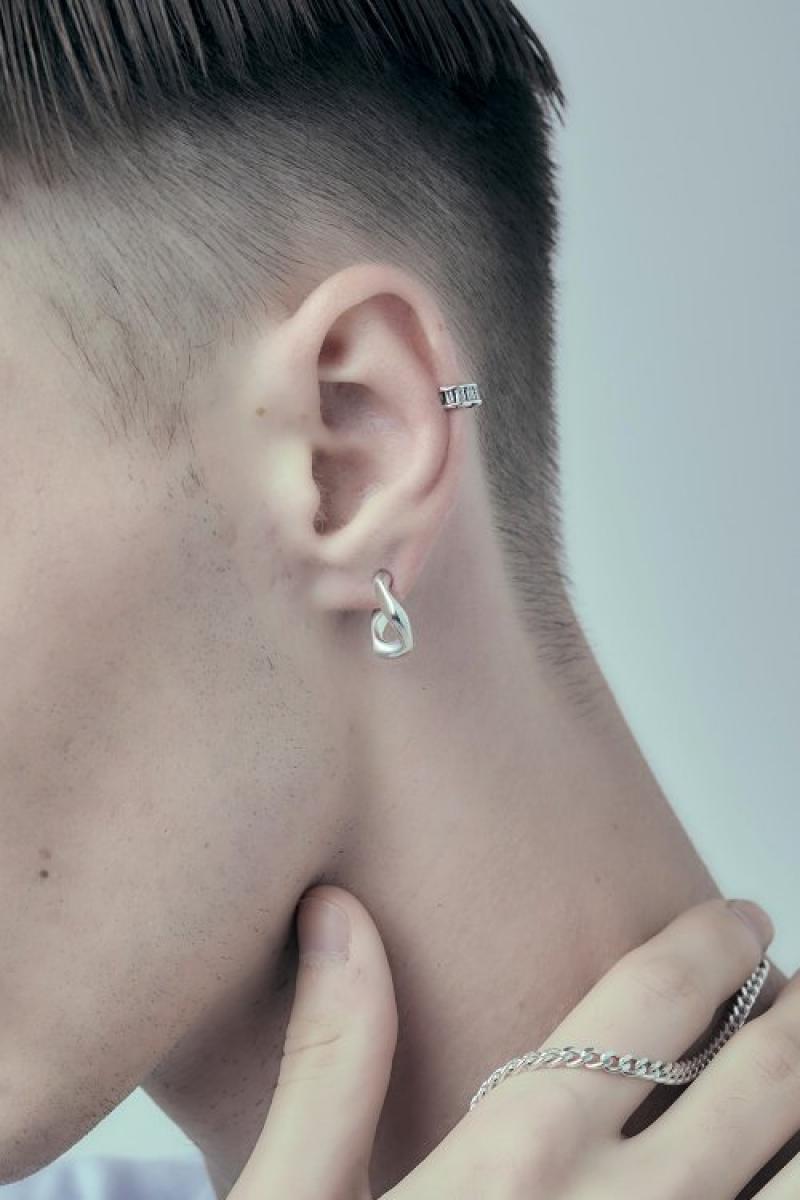 NARRATIVE PLATOON [ʥƥ֥ץȥ] Mini Barrel Ear Cuff <ߥ˥Х륤䡼> ƣ򤵤˻ƤʤɤǤĺƤޤ 3300+TAX