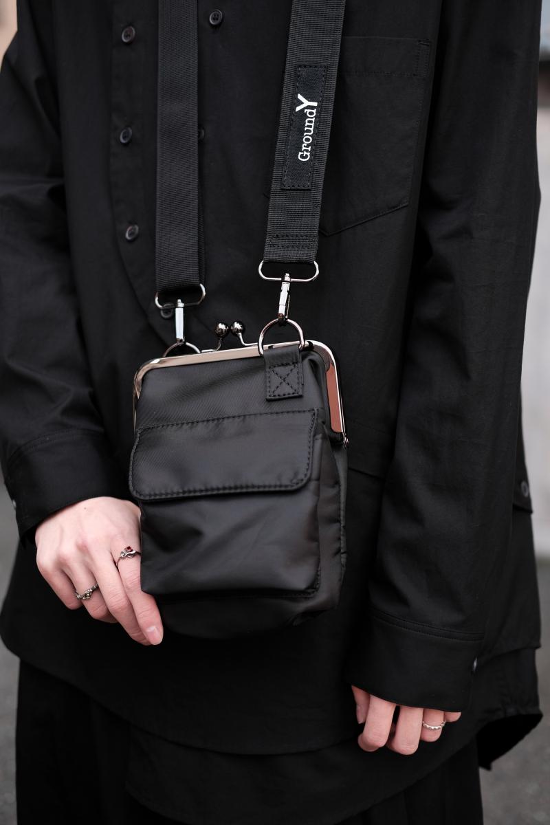 ޸Хå٤ޤ!  Ground Y [饦ɥ磻] Clasp Shoulder Bag <饹ץХå>  ۤ䥹ޥۡʤɤǼΤˤ礦ɤΤ޸Хå