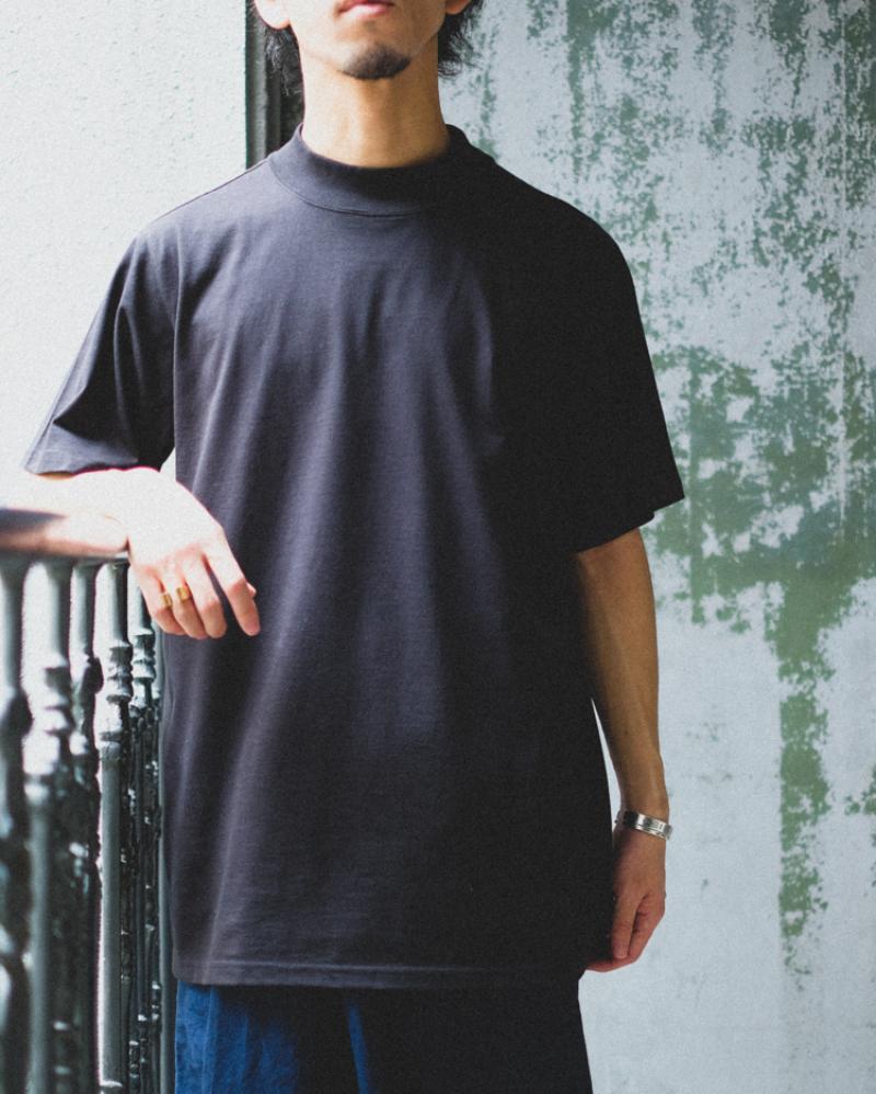 South2 West8:S/S Mock Neck Tee