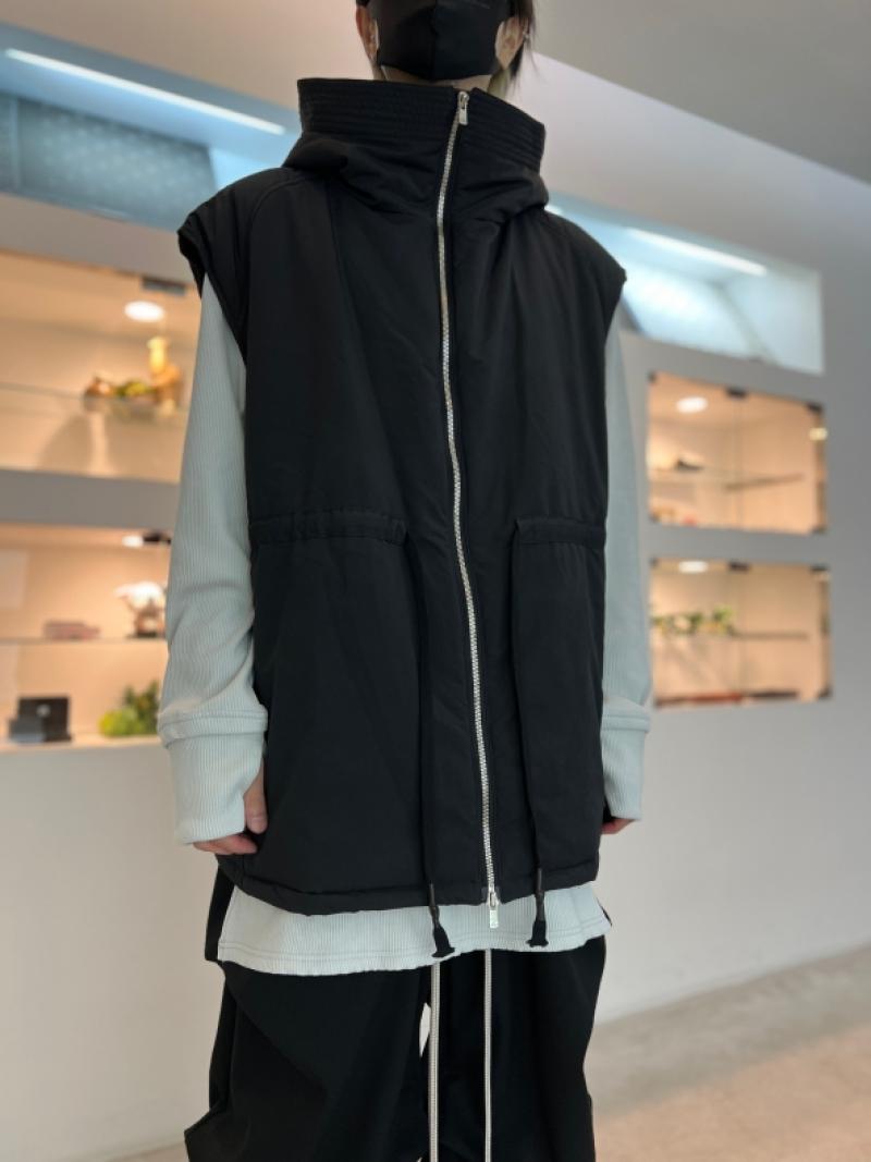 prasthana / CHILLBUSTER SLEEVE LESS PARKA (SHORT) 