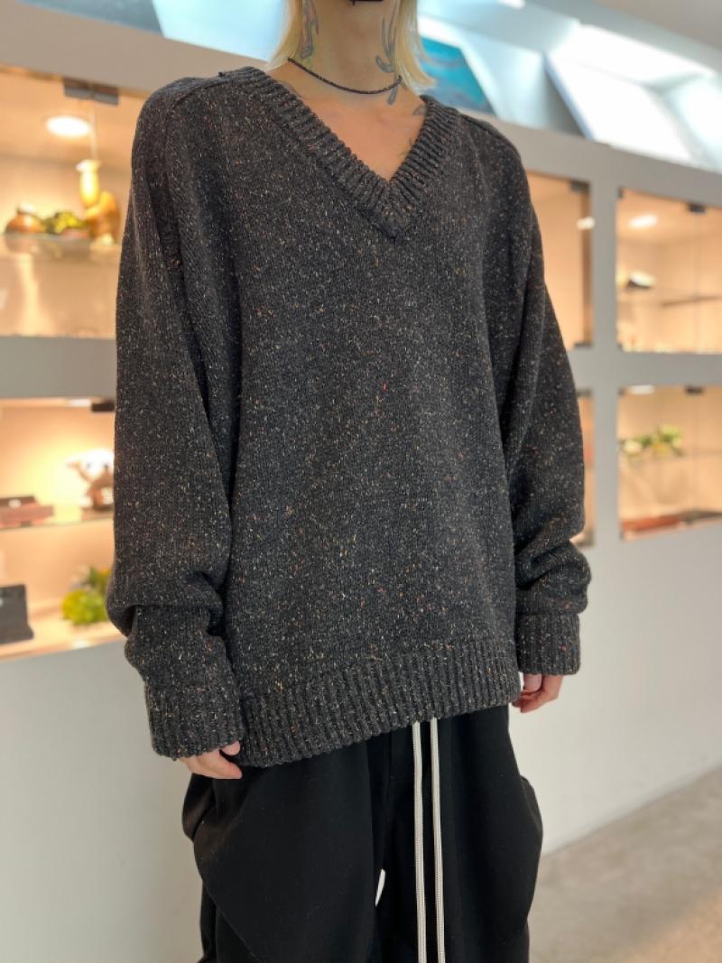 VICTIM / MELANGE V-NECK KNIT 