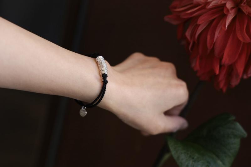 XOLO JEWELRY 奨꡼ / Piece Silk Code Bracelet (BLACK) 